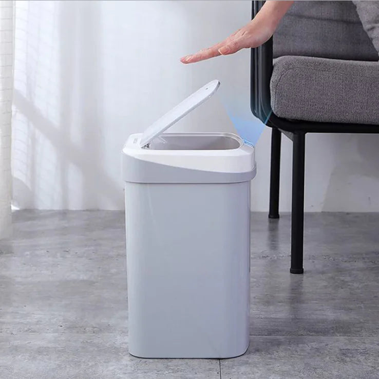 Smart Sensor Trash Can with Automatic Lid